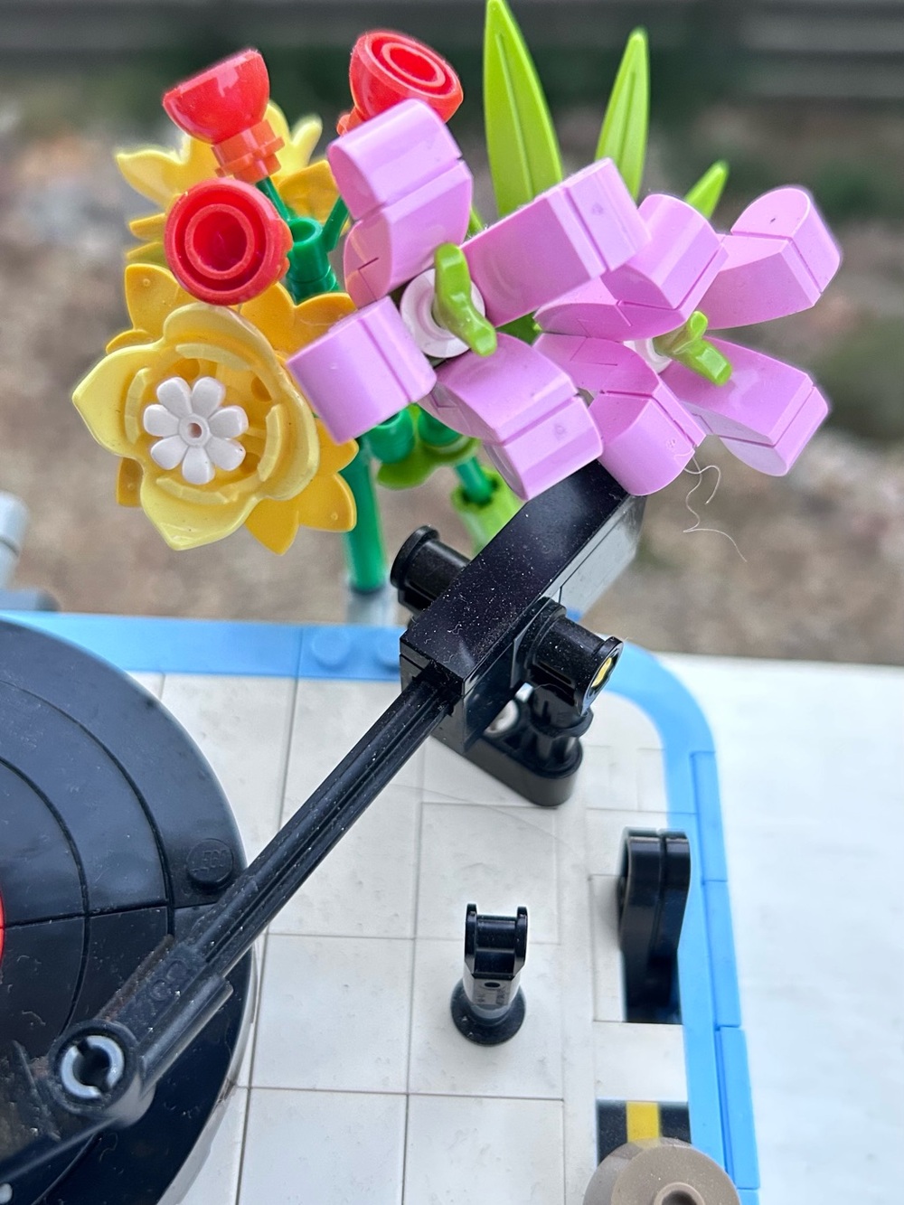 LEGO Creator 3-in-1 Record Player Flowers #31172
